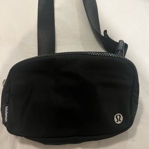Lululemon Everywhere Belt Bag - worn twice!